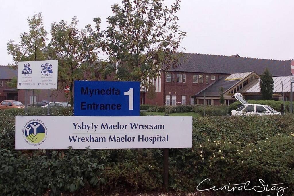 Wrexham Central Stay Apartment Seven 외부 사진