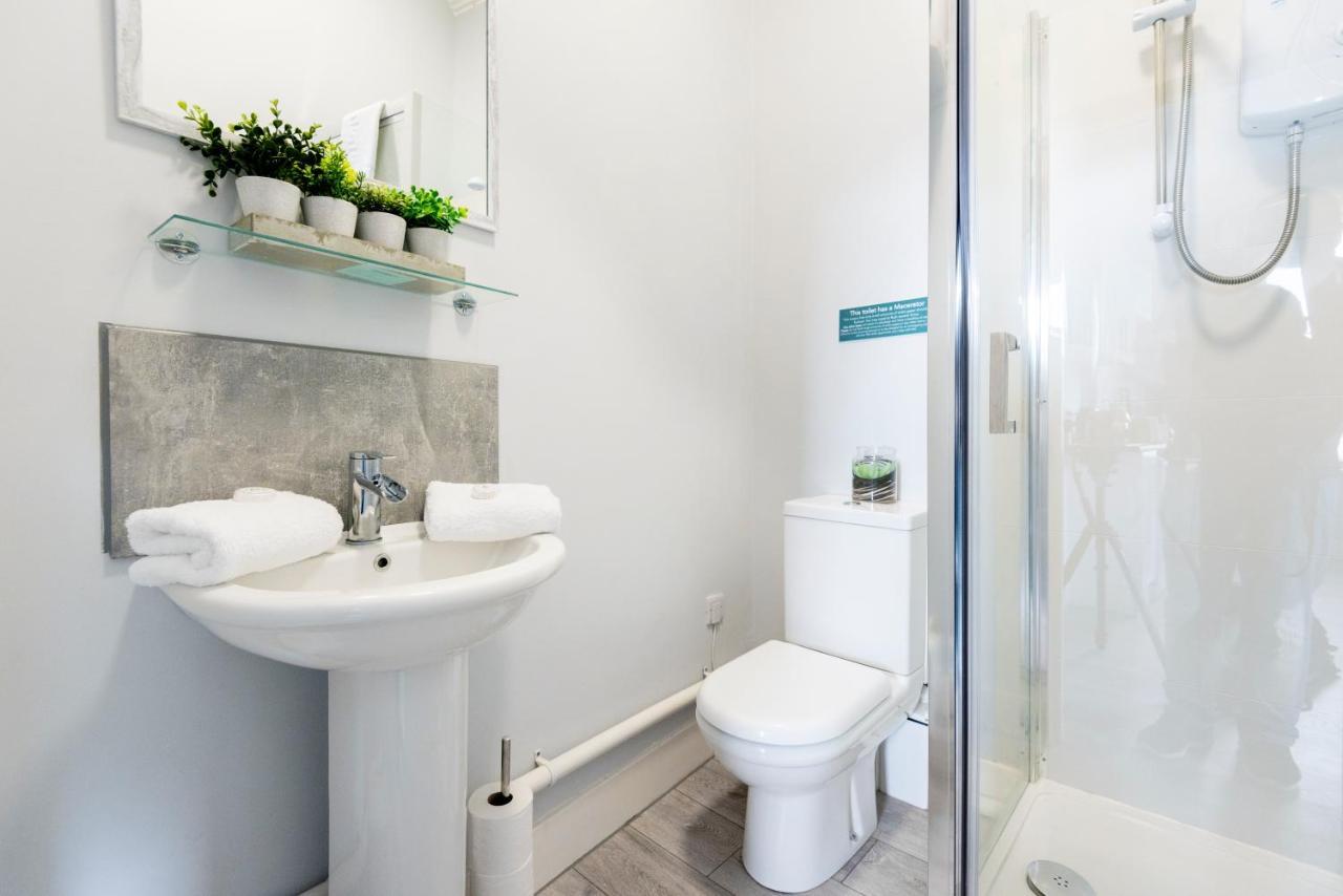 Wrexham Central Stay Apartment Seven 외부 사진